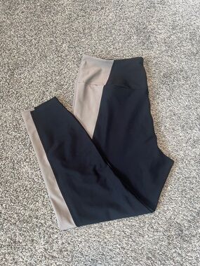 YPB by Abercrombie Colorblock High-Waist Leggings - Black & Taupe